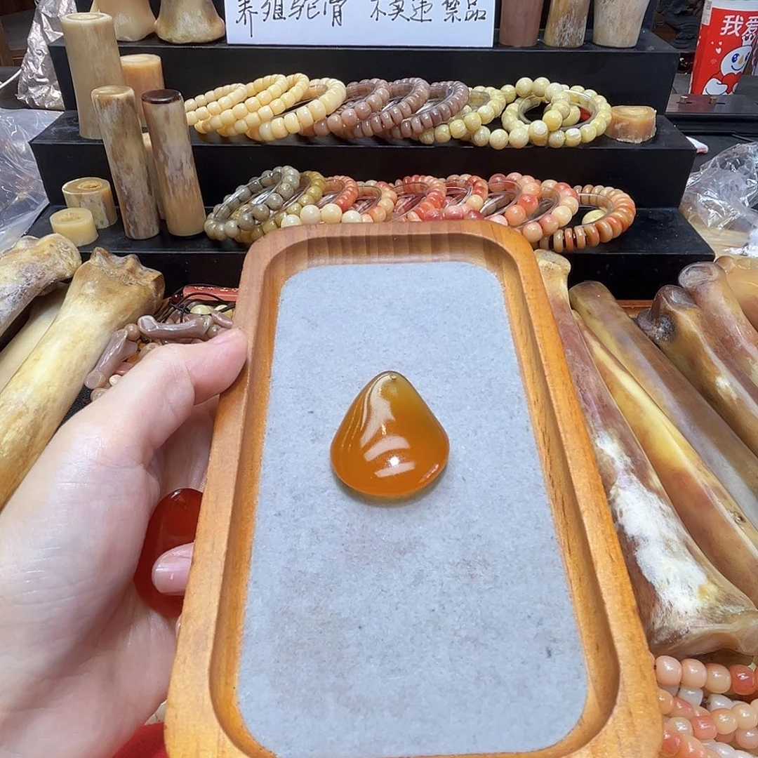 无非金属青鱼石吊坠