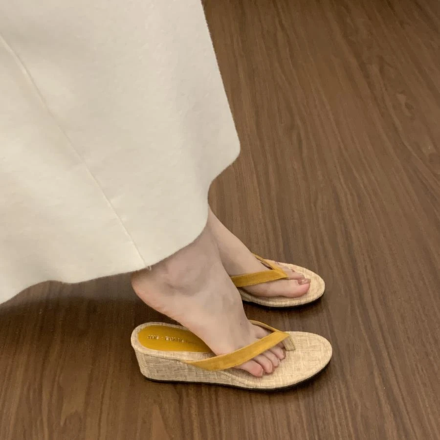 厚底坡跟夹脚人字拖鞋女夏外穿2025年新款韩版休闲沙滩凉拖鞋子女