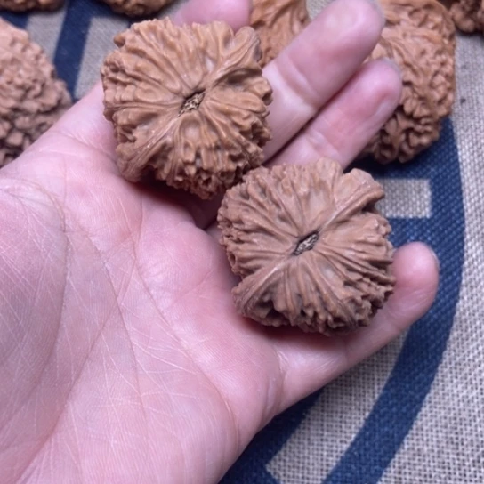 吊坠文玩核桃南疆