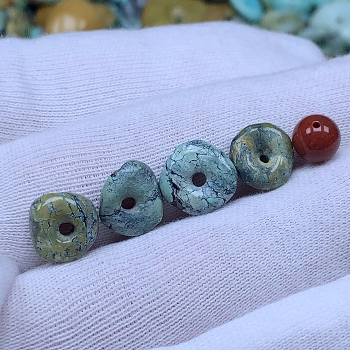 南红玛瑙未镶嵌珠宝奇石