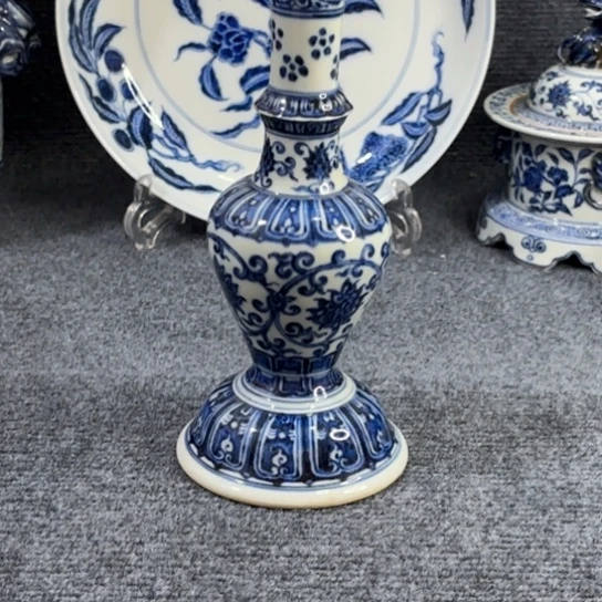 洋***子一个青花缠枝花卉烛台