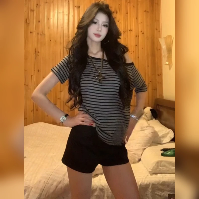 梦优莱美式辣妹复古条纹斜领露肩短袖T恤女夏季新款修身显瘦上衣