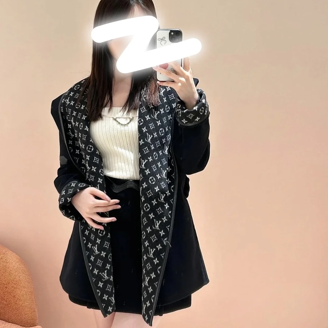 全新未使用 LouisVuitton/路易威登 001715 羊毛系带大衣 40码