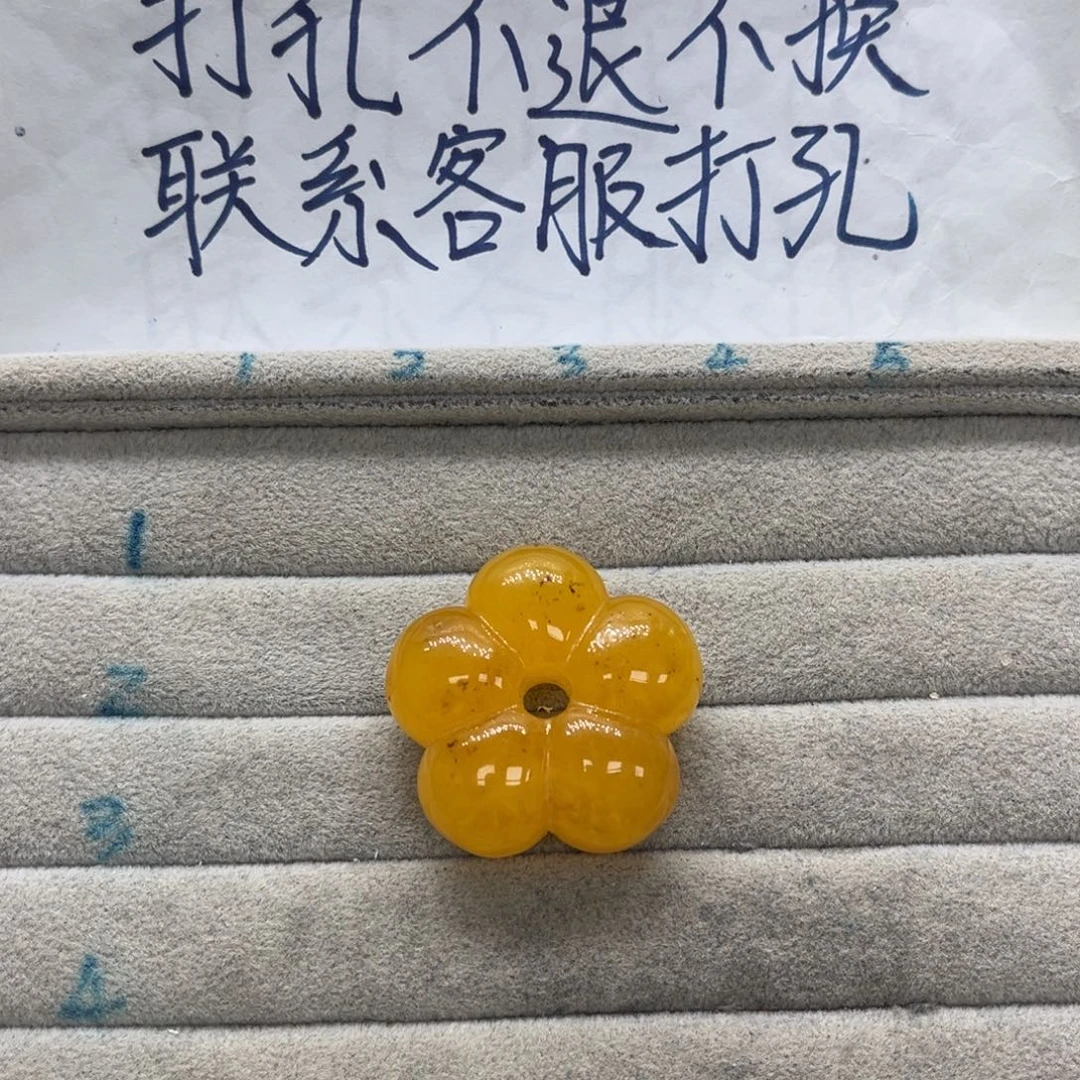 莹***莹琥珀颈饰未镶嵌天然琥珀