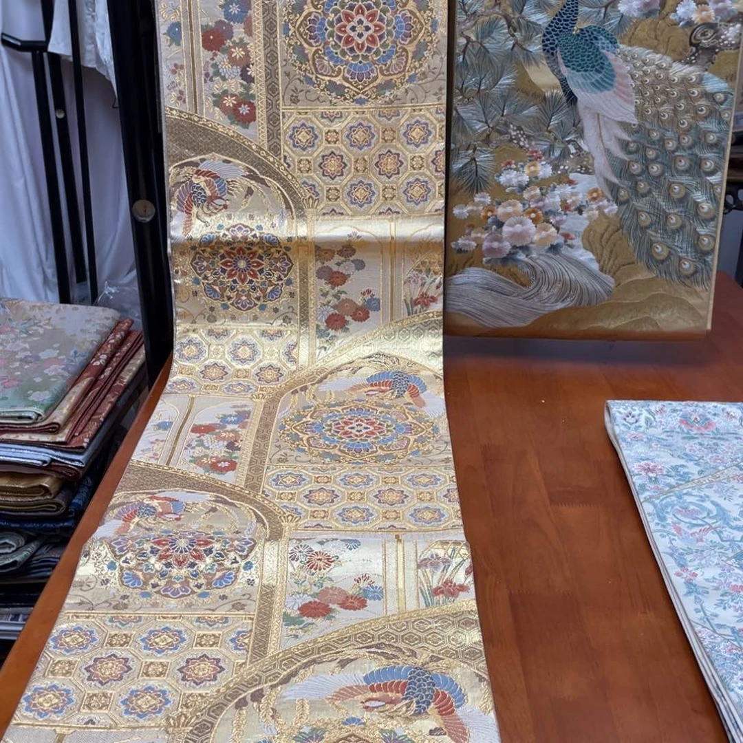 织绣本金箔凤凰宝相