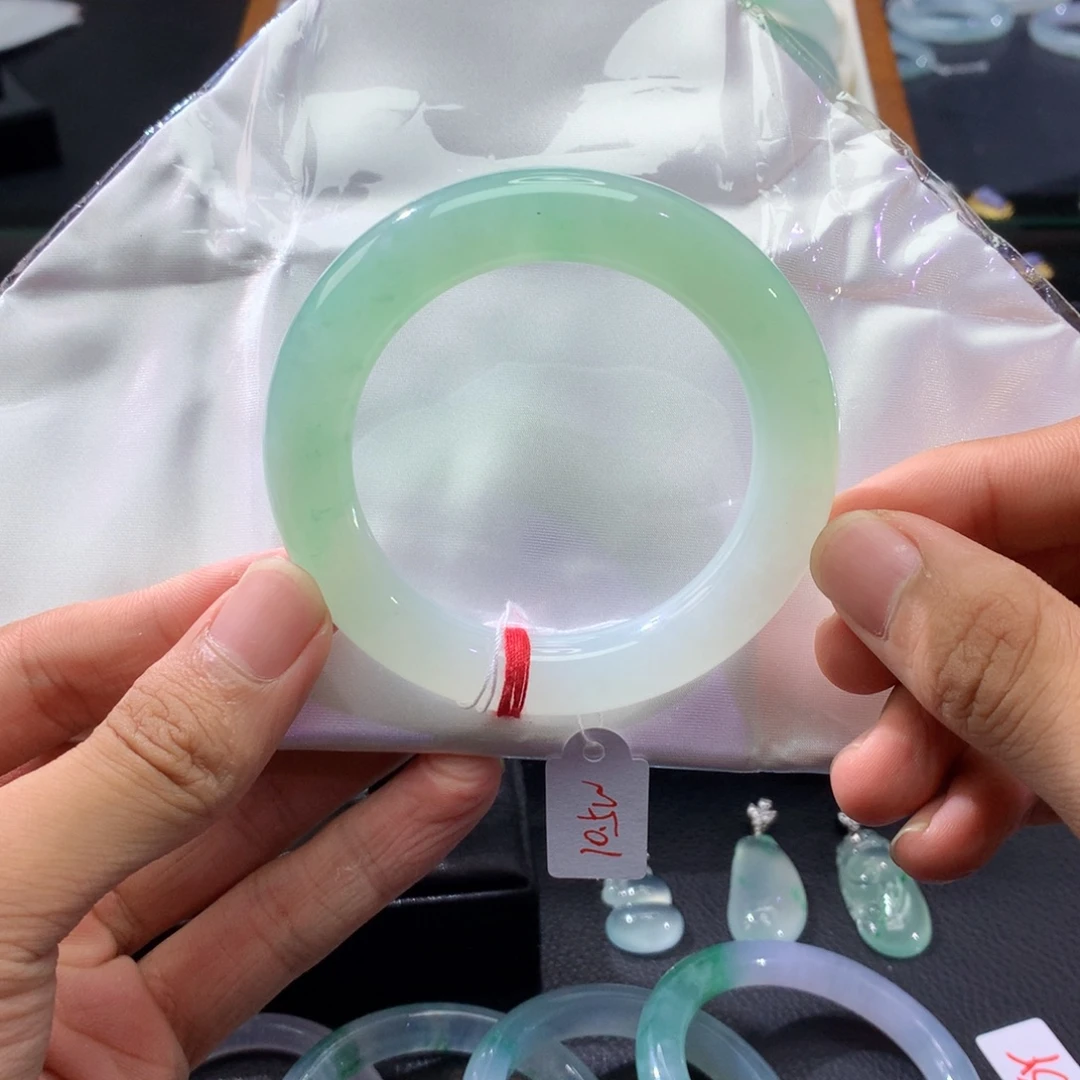 翡翠未镶嵌手镯闪购18