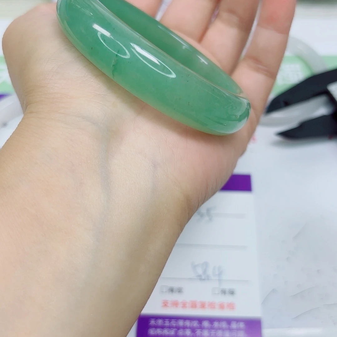 石英质玉未镶嵌手镯35/5857