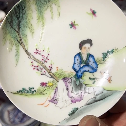 我也很开心很满足地看过很多电视