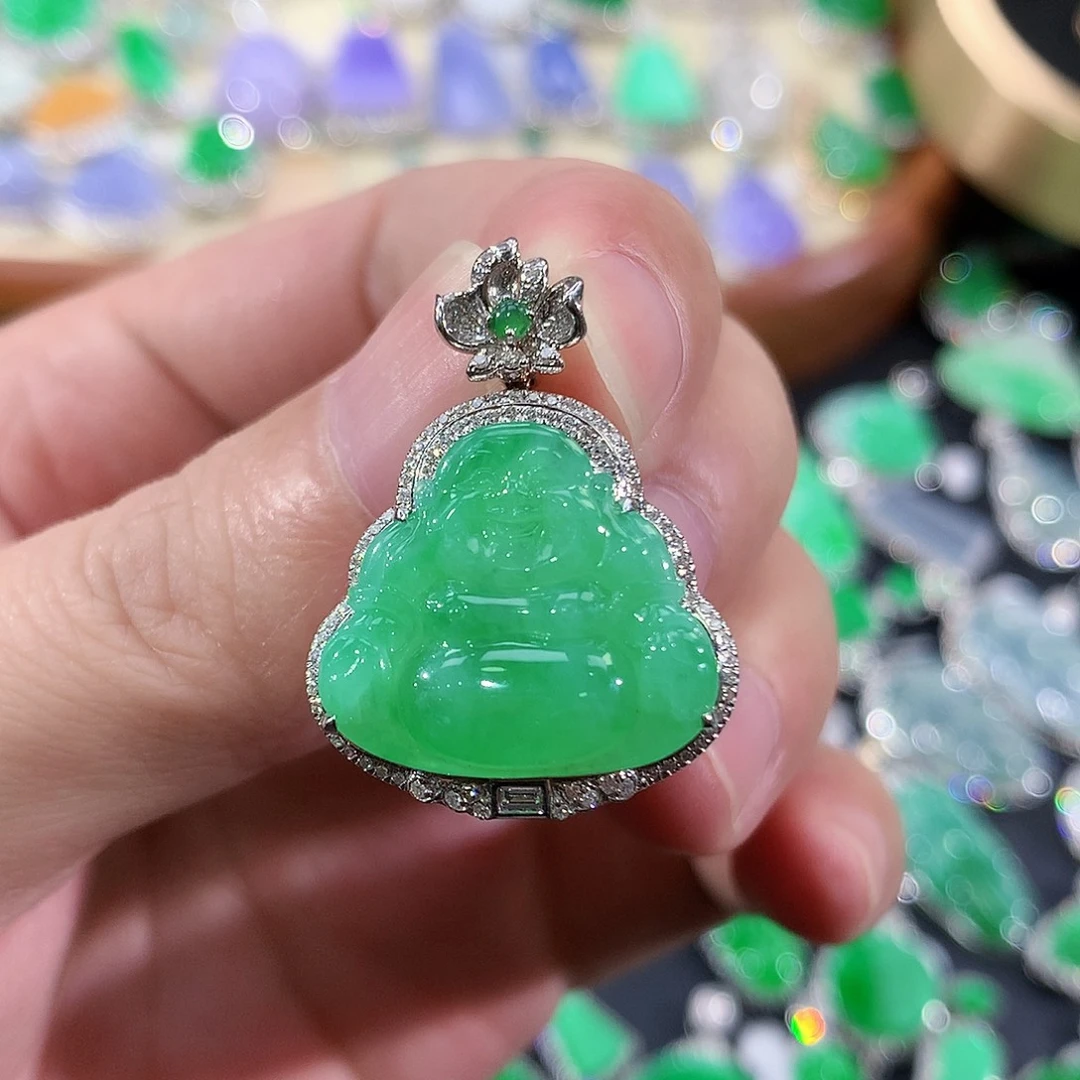 翡翠18K金镶嵌颈饰