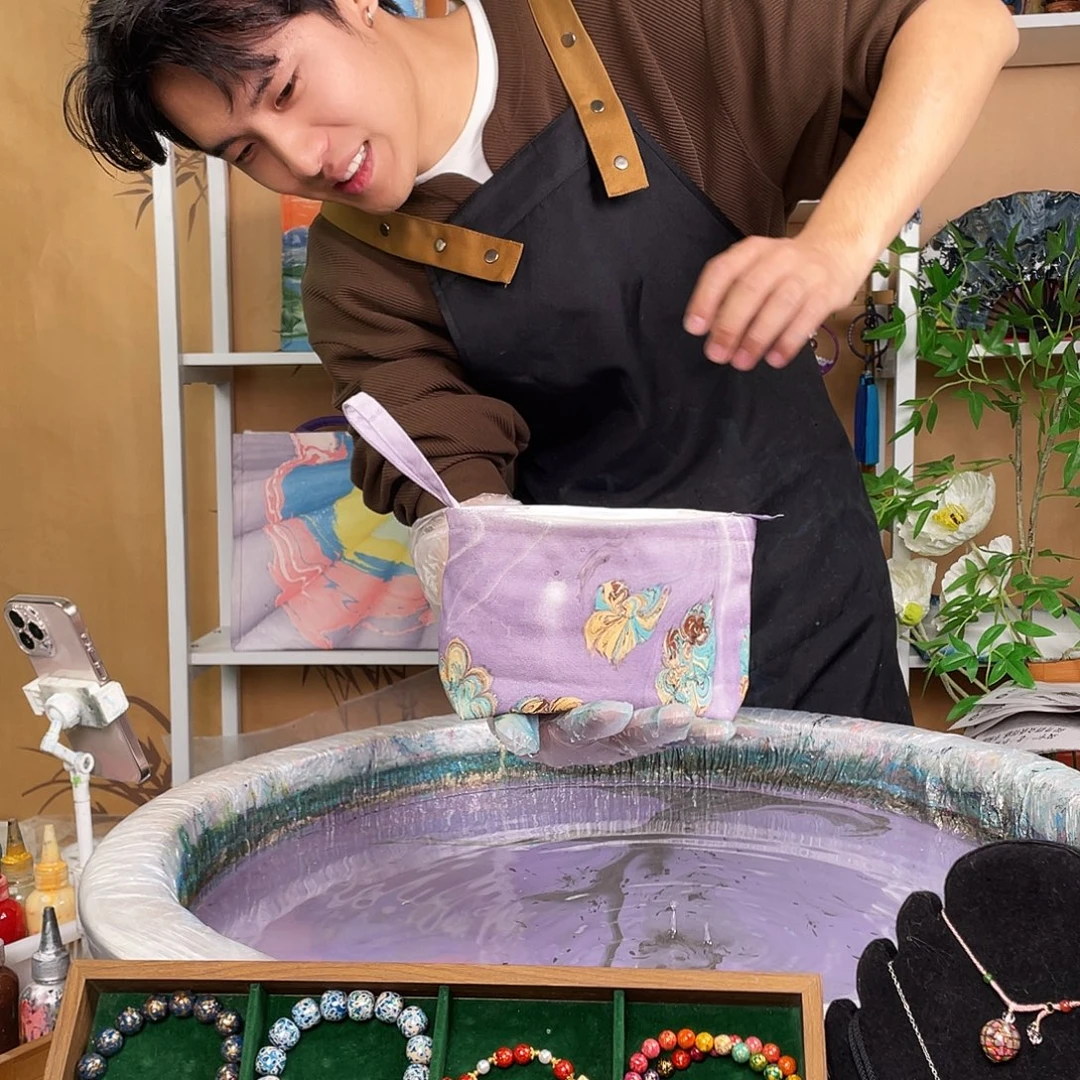 疯***犯扇子大漆包包手拎包包