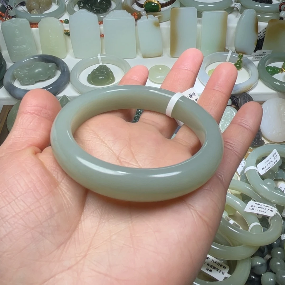 一***鲤和田玉未镶嵌颈饰54圈口