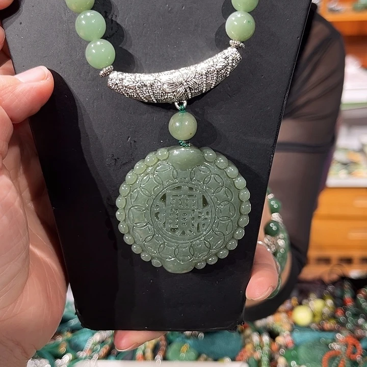 颈饰未镶嵌和田玉