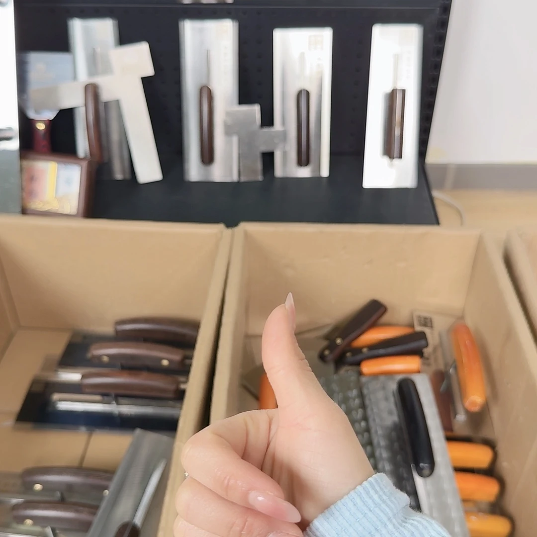 整***'80.1.2的铝合金刮板一样一个