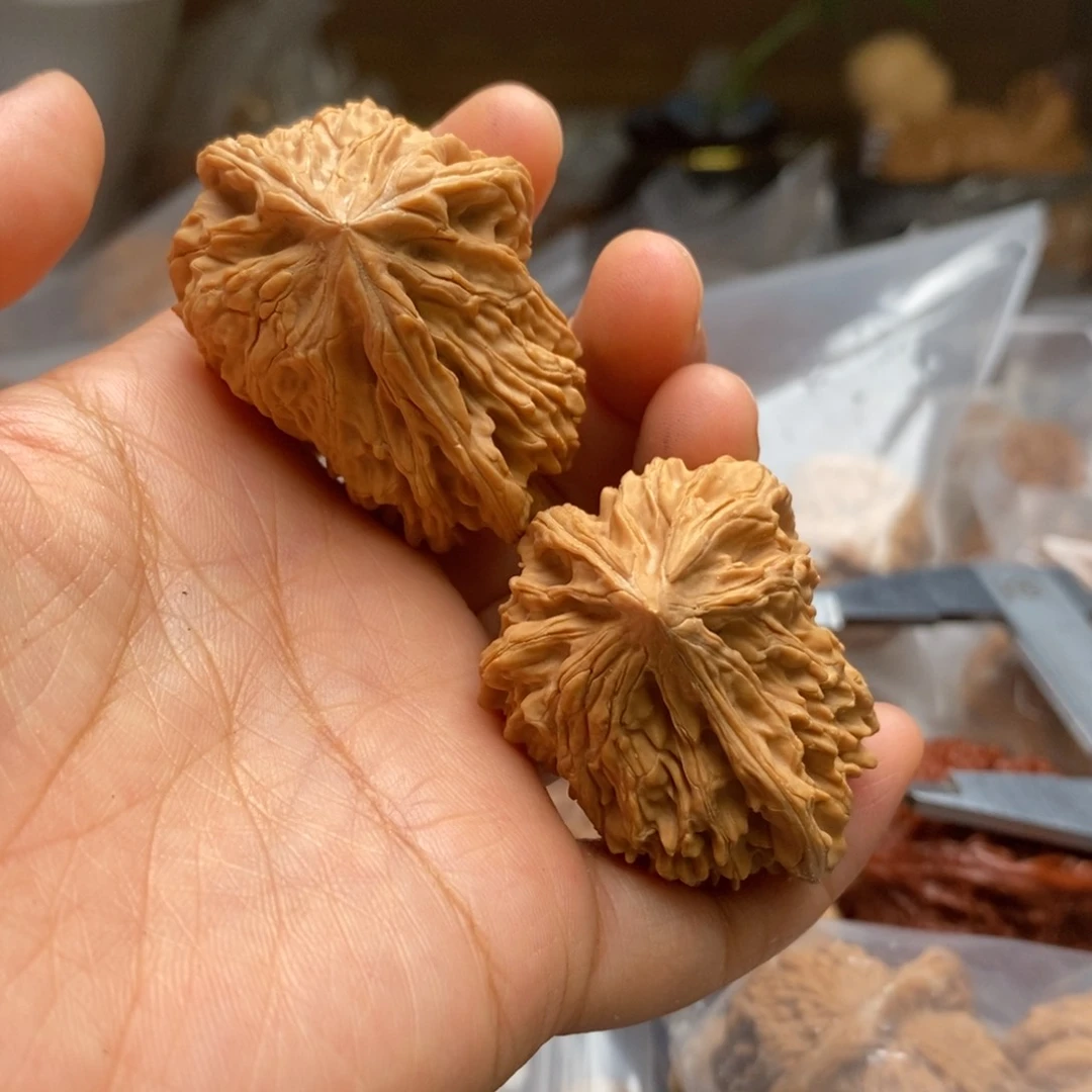 文玩核桃把件坐佛