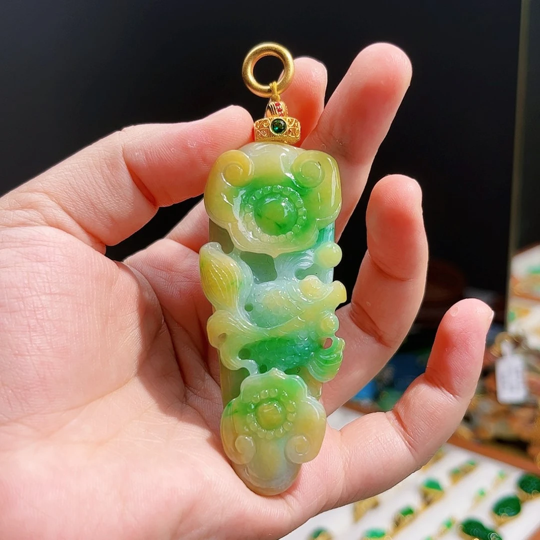 【闪购商品】吊坠(赠链)未镶嵌翡翠