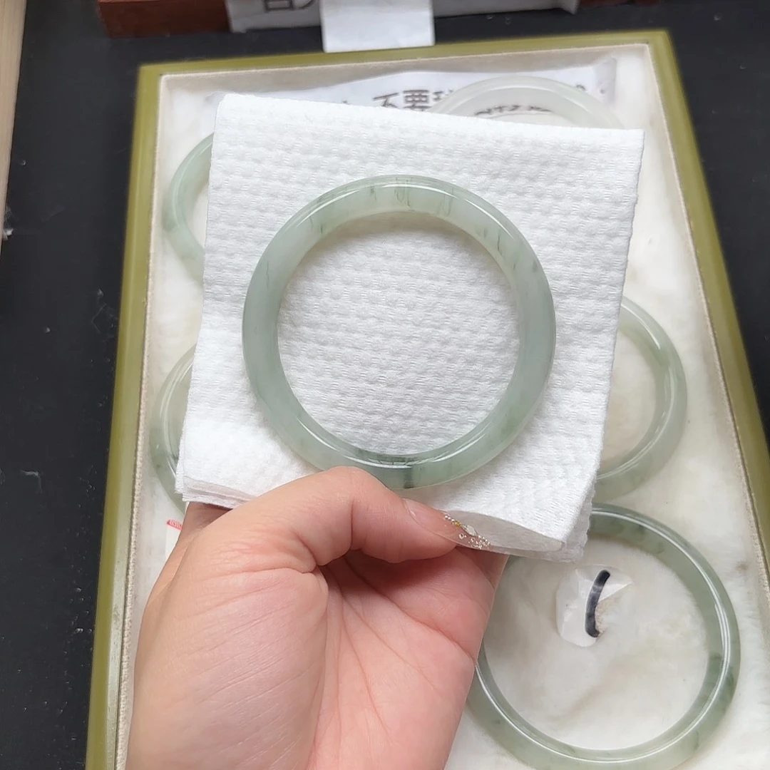 石英质玉手镯未镶嵌小**人41