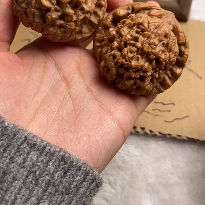 文玩核桃吊坠一****?龙鼎