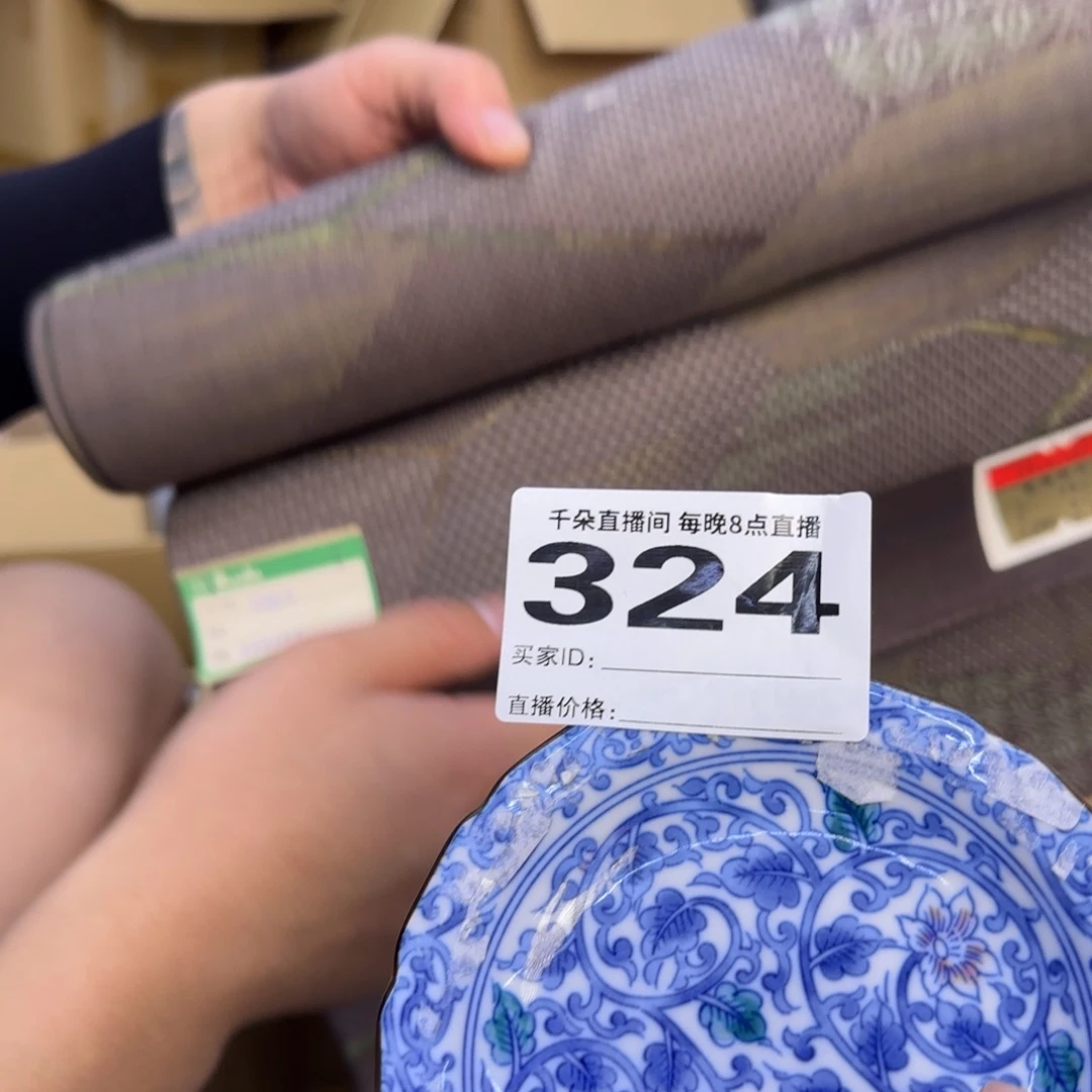手工艺品琉璃迷***?小雨小雨小雨转