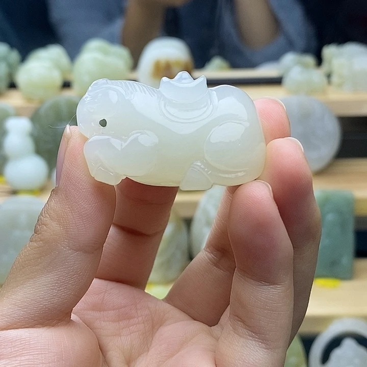 未镶嵌和田玉挂件