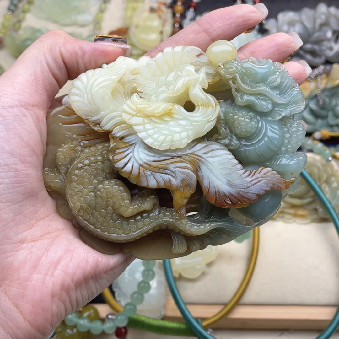 蛇纹石玉颈饰未镶嵌J
