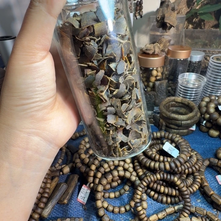 与***胜沉香沉香碎屑沉水切片红棋海南原母树老料47克➕