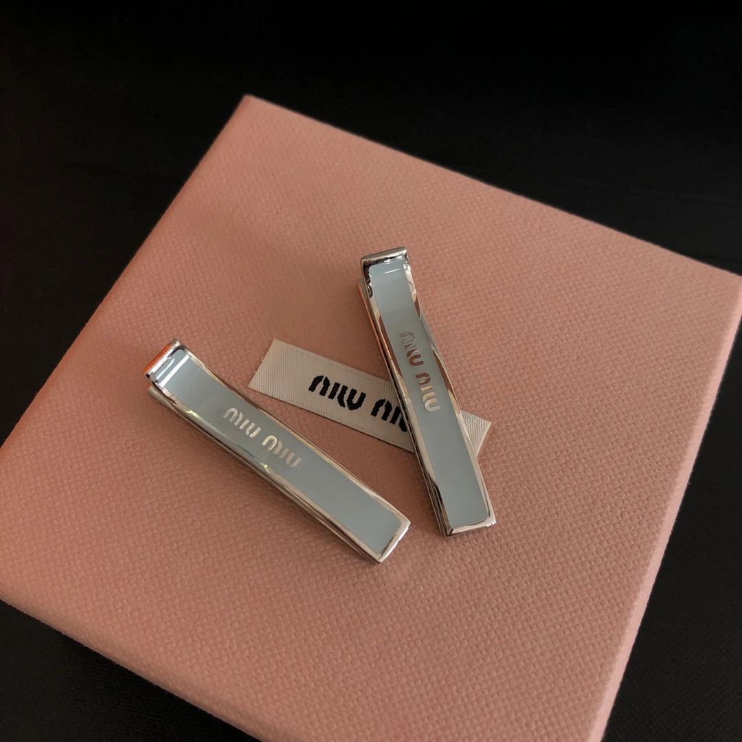 全新未使用 MIU MIU/缪缪 发夹 /成色以直播间为准/GSL2827