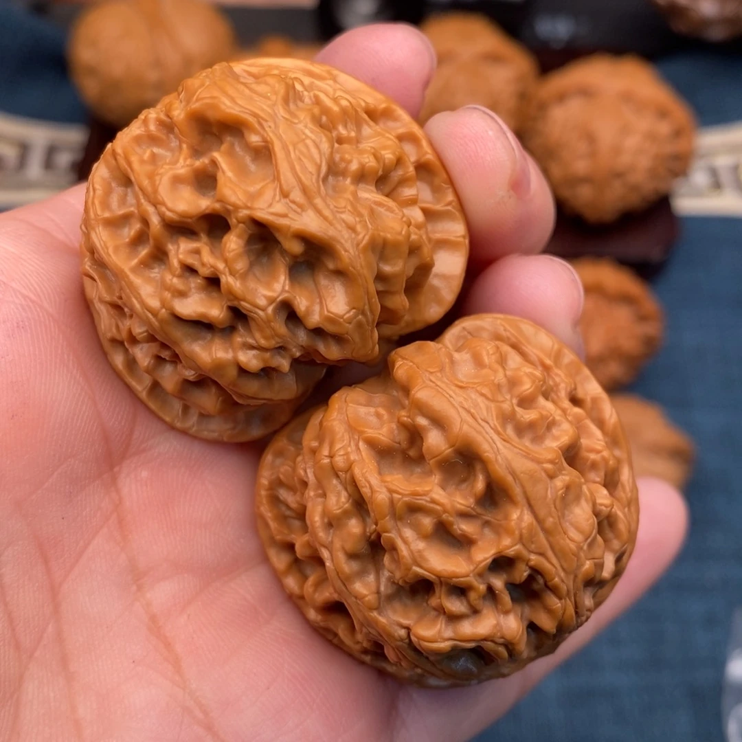 文玩核桃把件40老树球苹果红皮