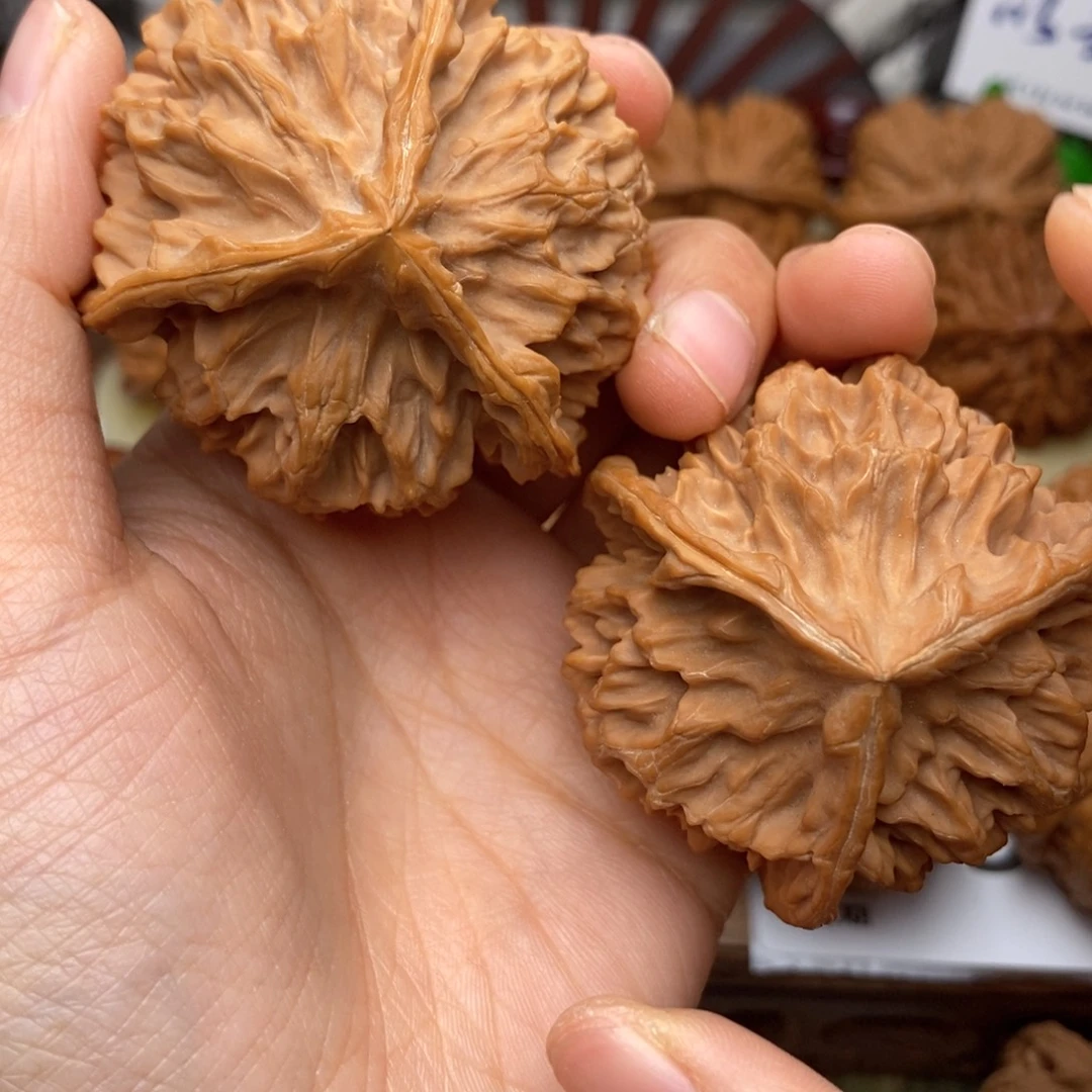 神***哥文玩核桃把件327号52三棱