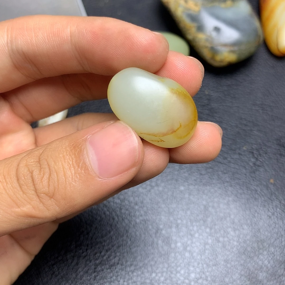未镶嵌和田玉（糖玉）挂件