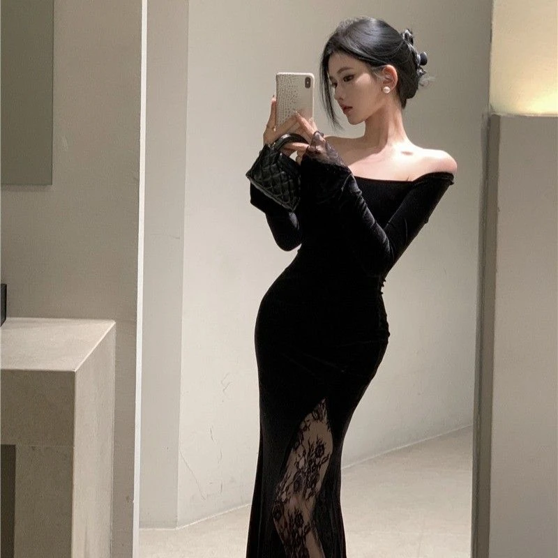 辣妹黑色高级感丝绒连衣裙女2024秋冬新款法式气质蕾丝开叉裙子