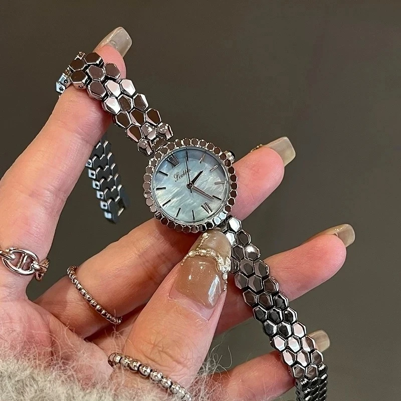 职场手表女高颜值轻奢小众复古正品新款2025防水腕表女款高级感表