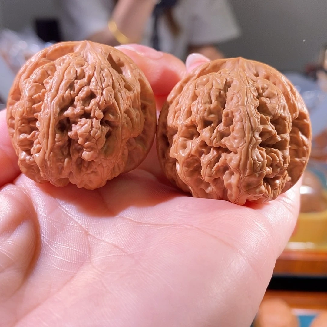 文玩核桃吊坠球筋