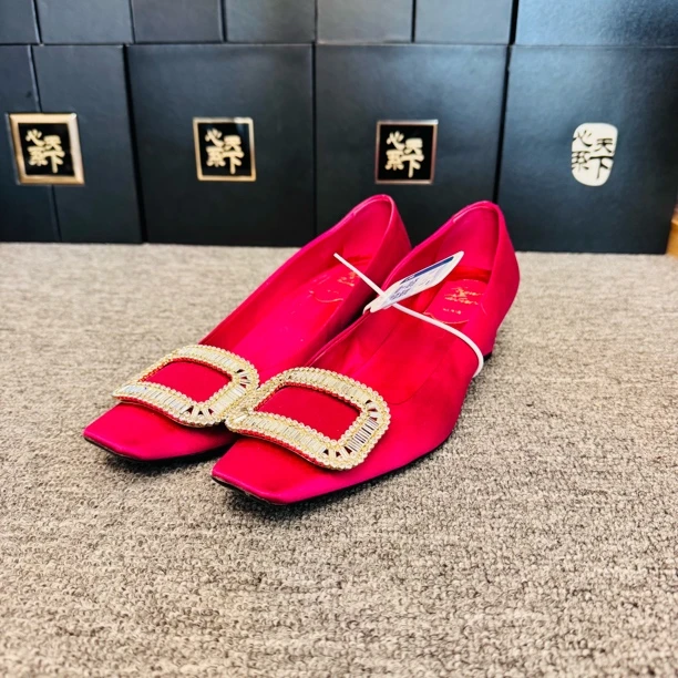 95新 Roger Vivier/罗杰·维威耶 玫粉方钻高跟鞋37.5码ysc1264