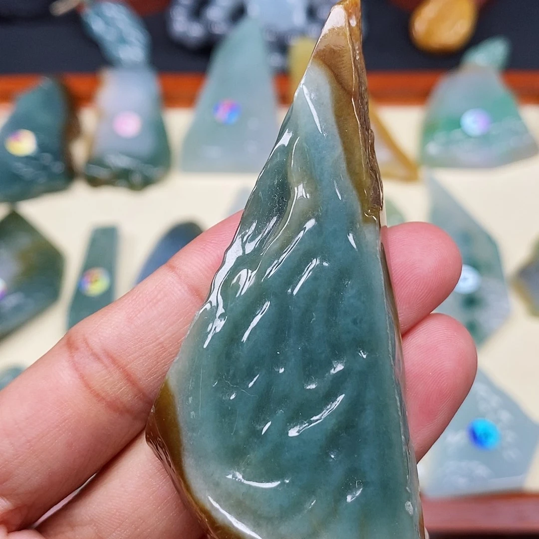 颈饰未镶嵌翡翠翡翠