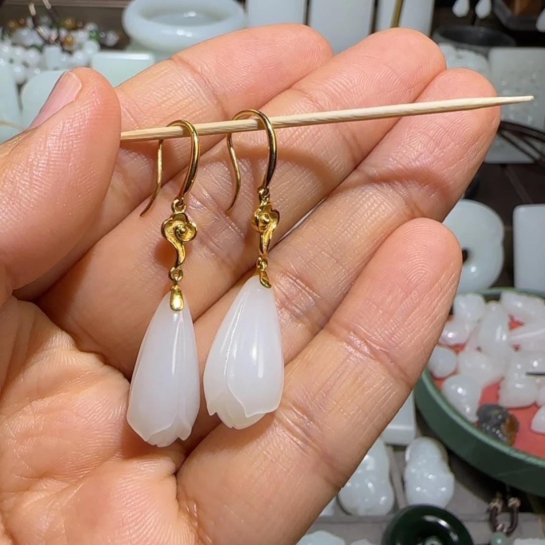 和田玉颈饰18K金镶嵌金***宝