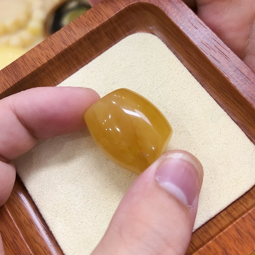 蜜蜡未镶嵌珠宝奇石