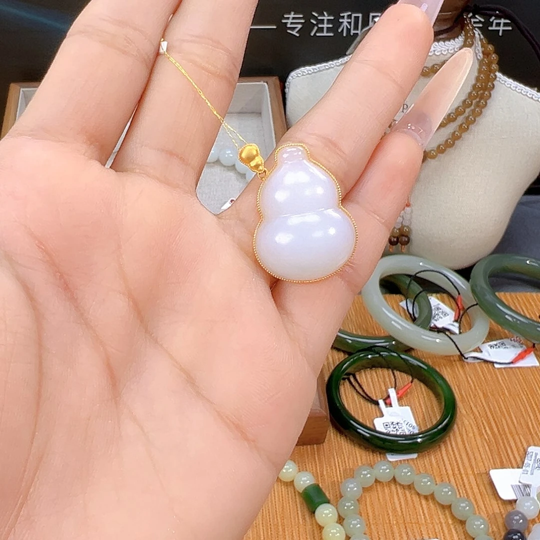 和田玉18K金镶嵌颈饰sj