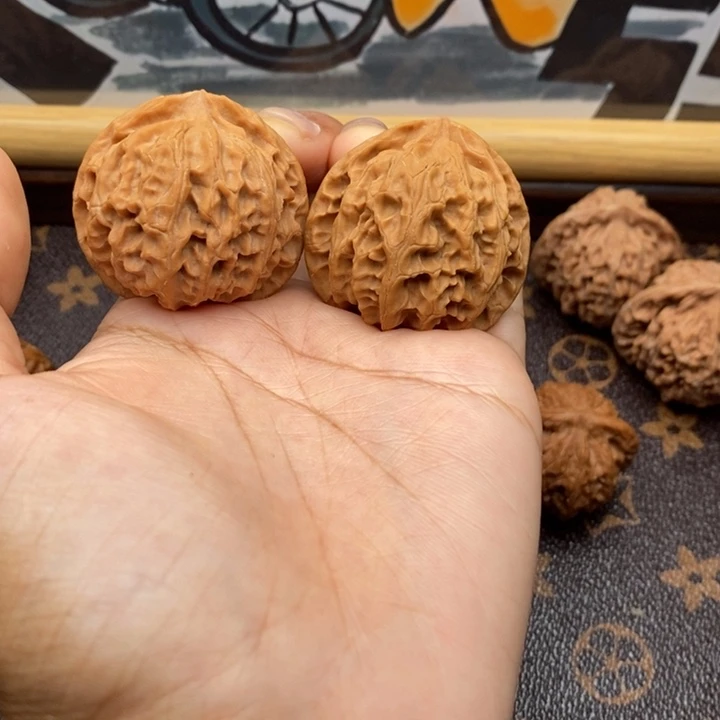 文玩核桃吊坠苹果