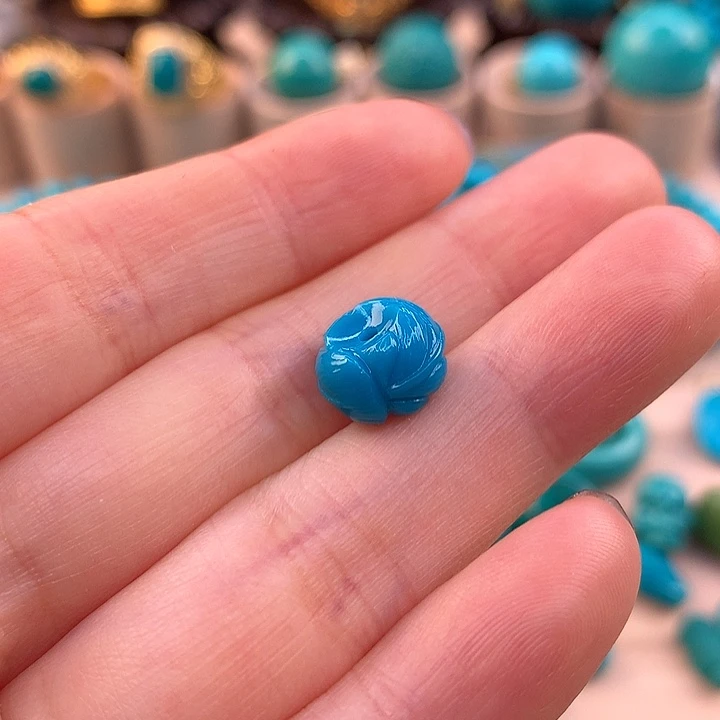 绿松石配饰未镶嵌意*