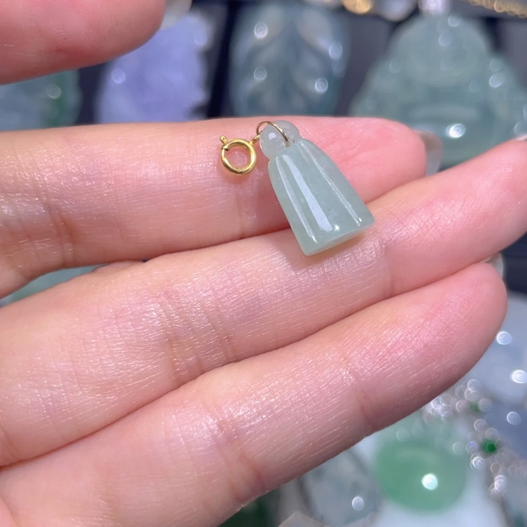 颈饰18K金镶嵌翡翠翡翠