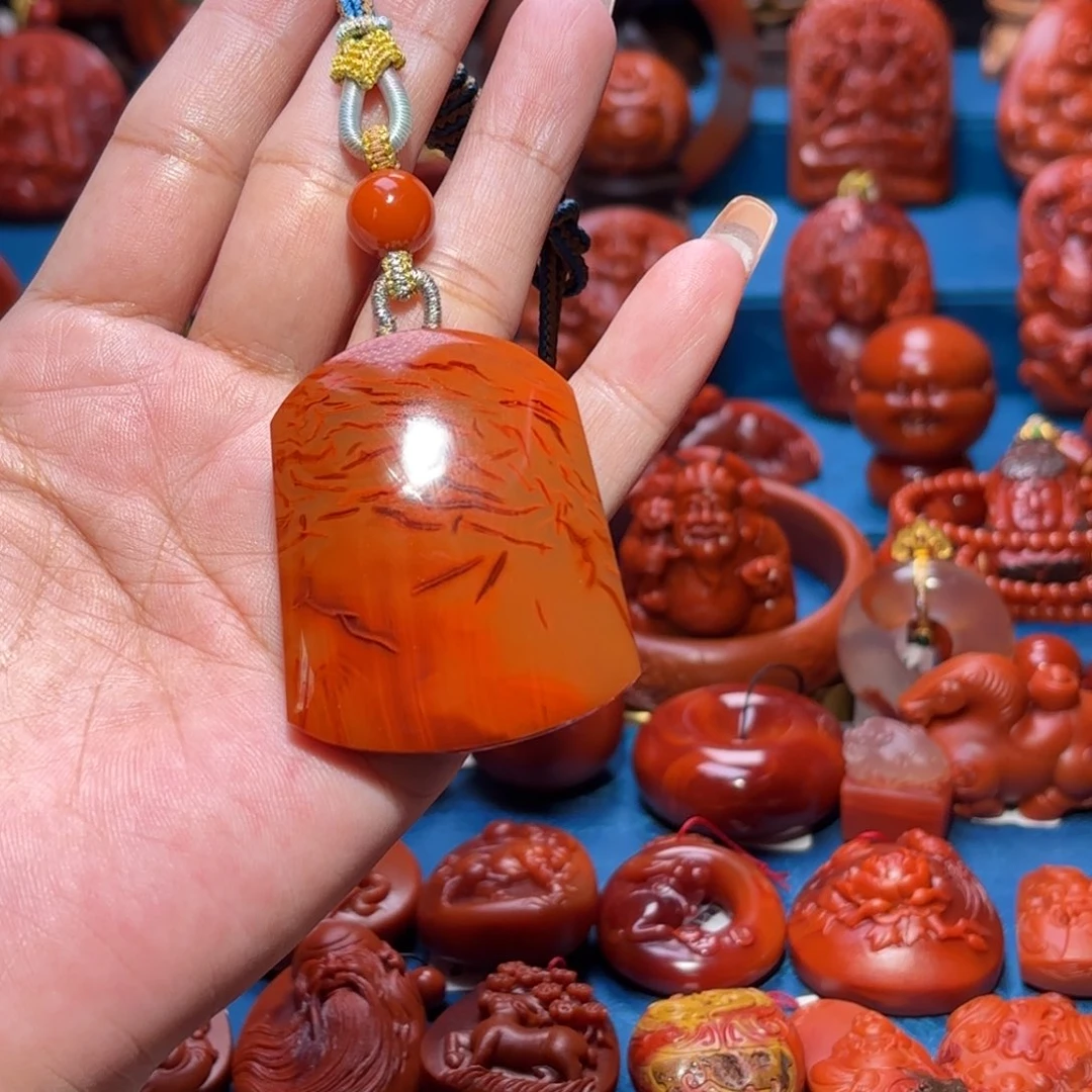 未镶嵌雕刻南红玛瑙