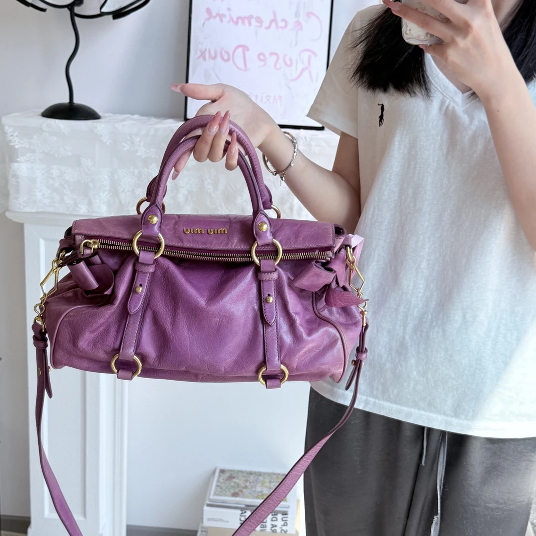95新 MIU MIU/缪缪 miumiu葡萄紫蝴蝶结机车手提斜挎包