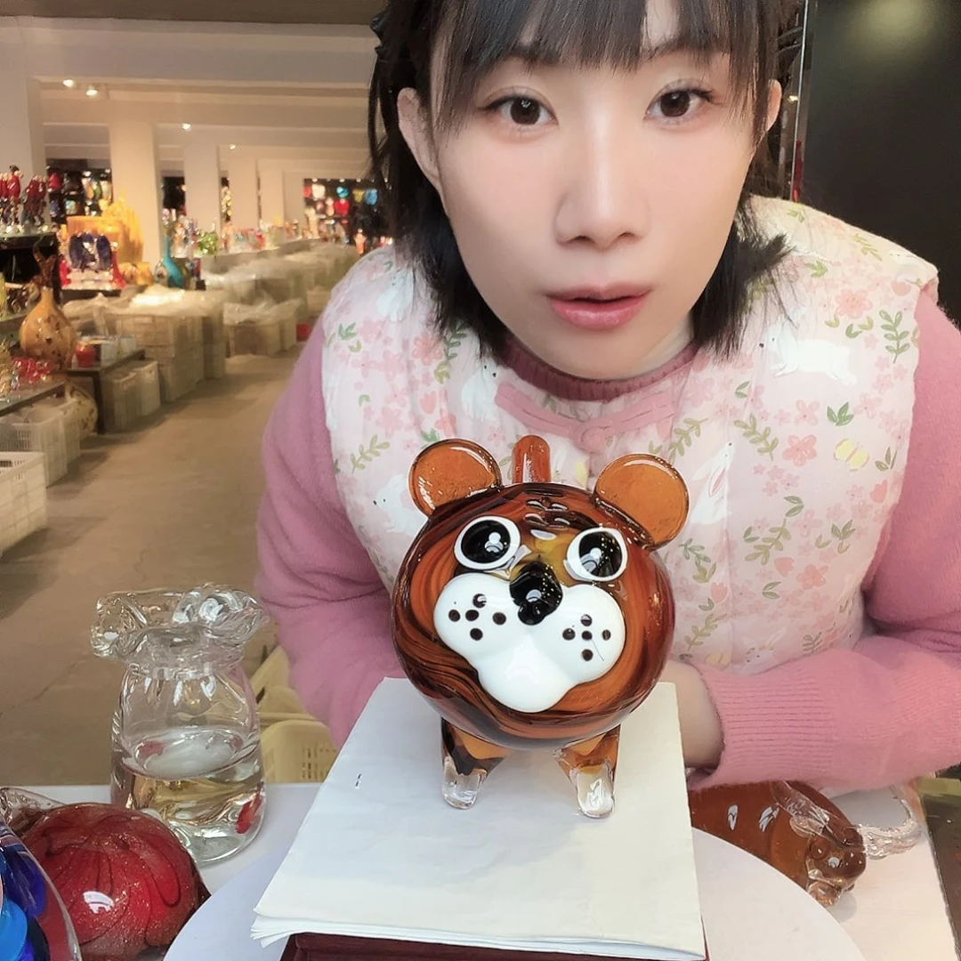 茶盏琉璃的颜色也很好看