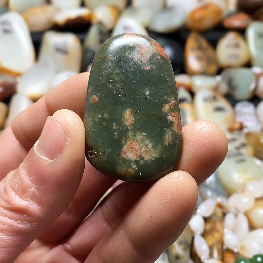 和田玉颈饰未镶嵌吊坠