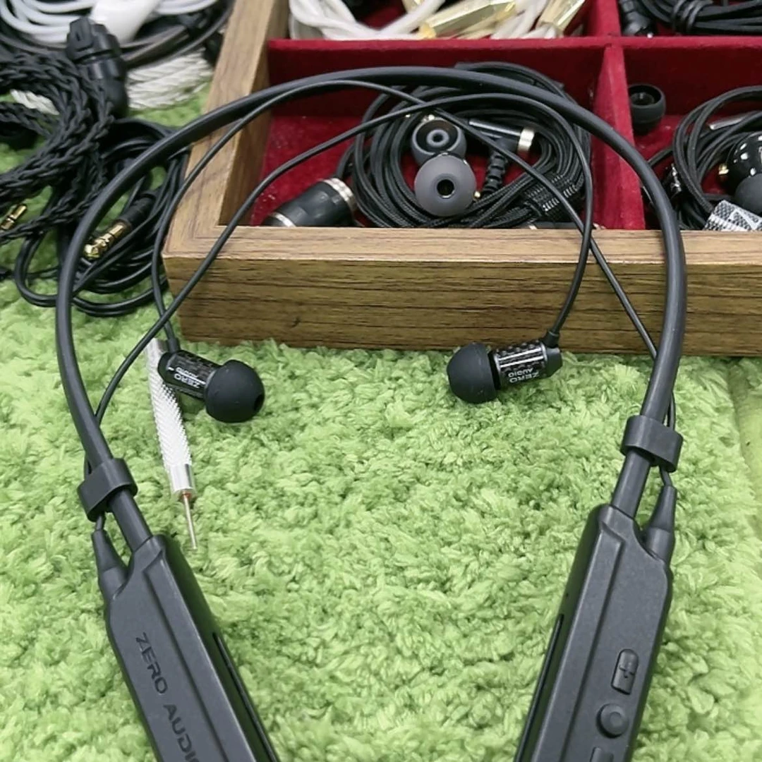 【闪购商品】99新?****?ad200挂脖