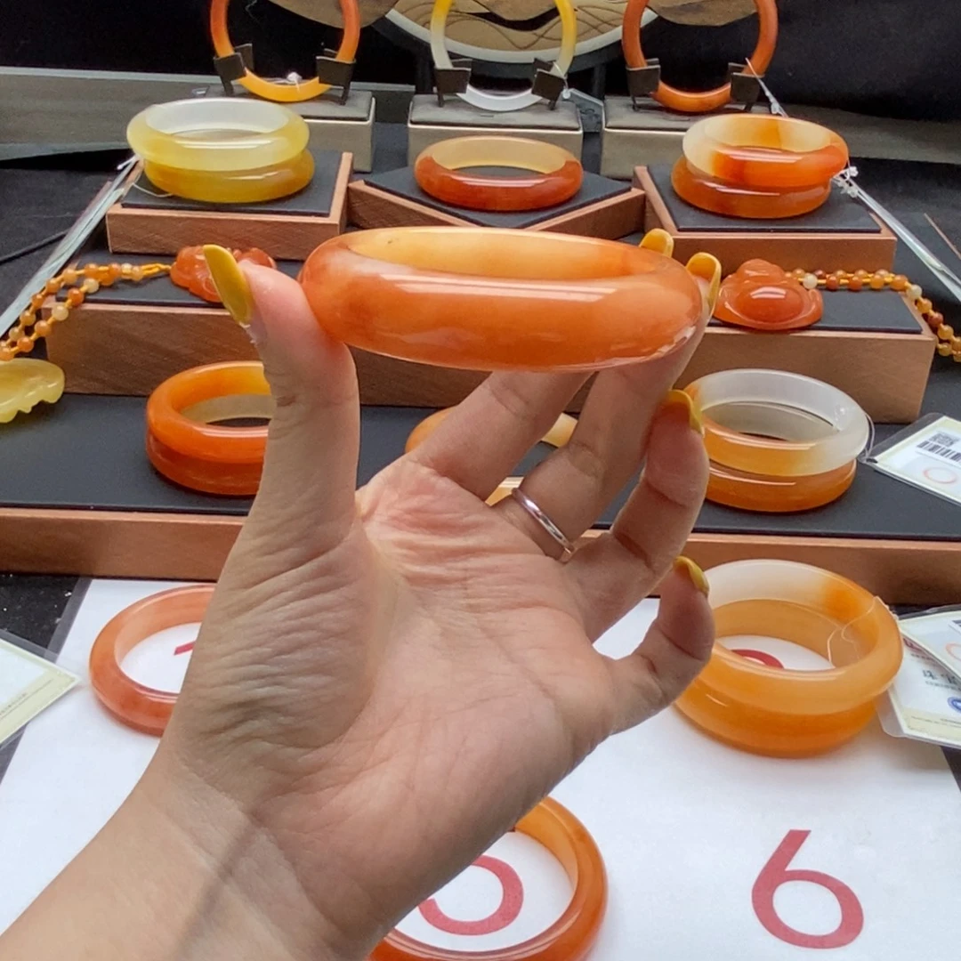 石英质玉（黄龙玉）未镶嵌手镯