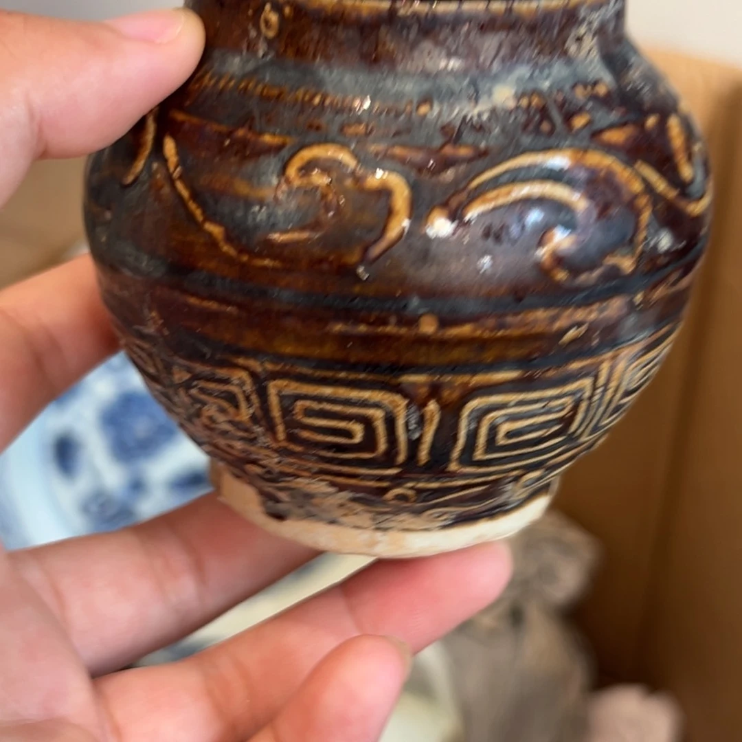 罐子黑釉罐子一个