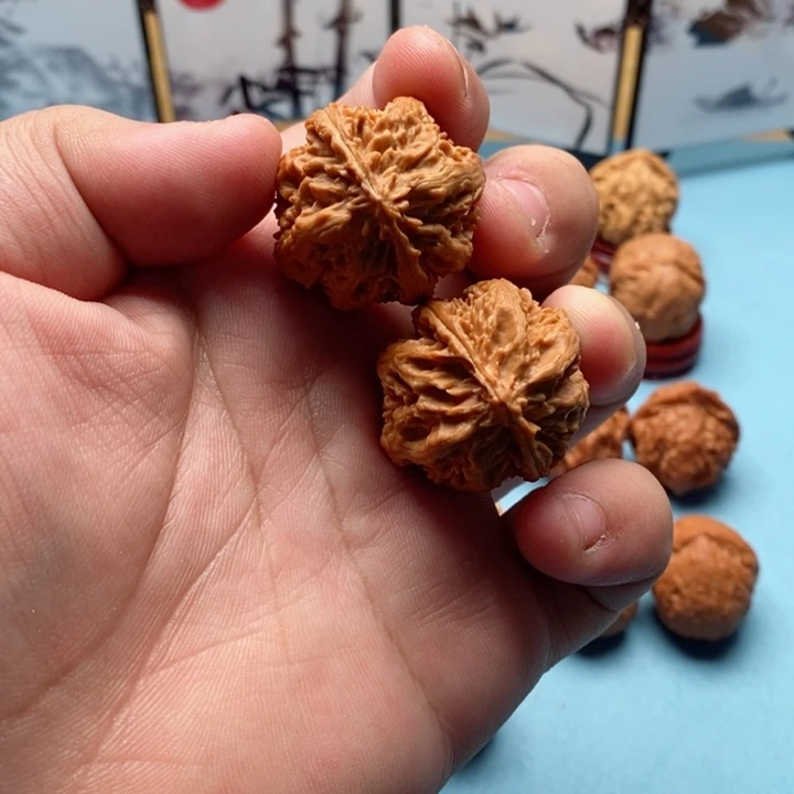 文玩核桃把件大粗筋