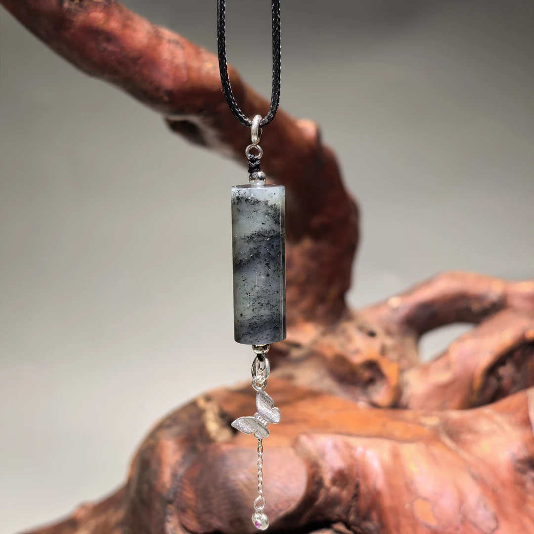 天然新疆和田玉青花蝴蝶吊坠时尚百搭挂坠