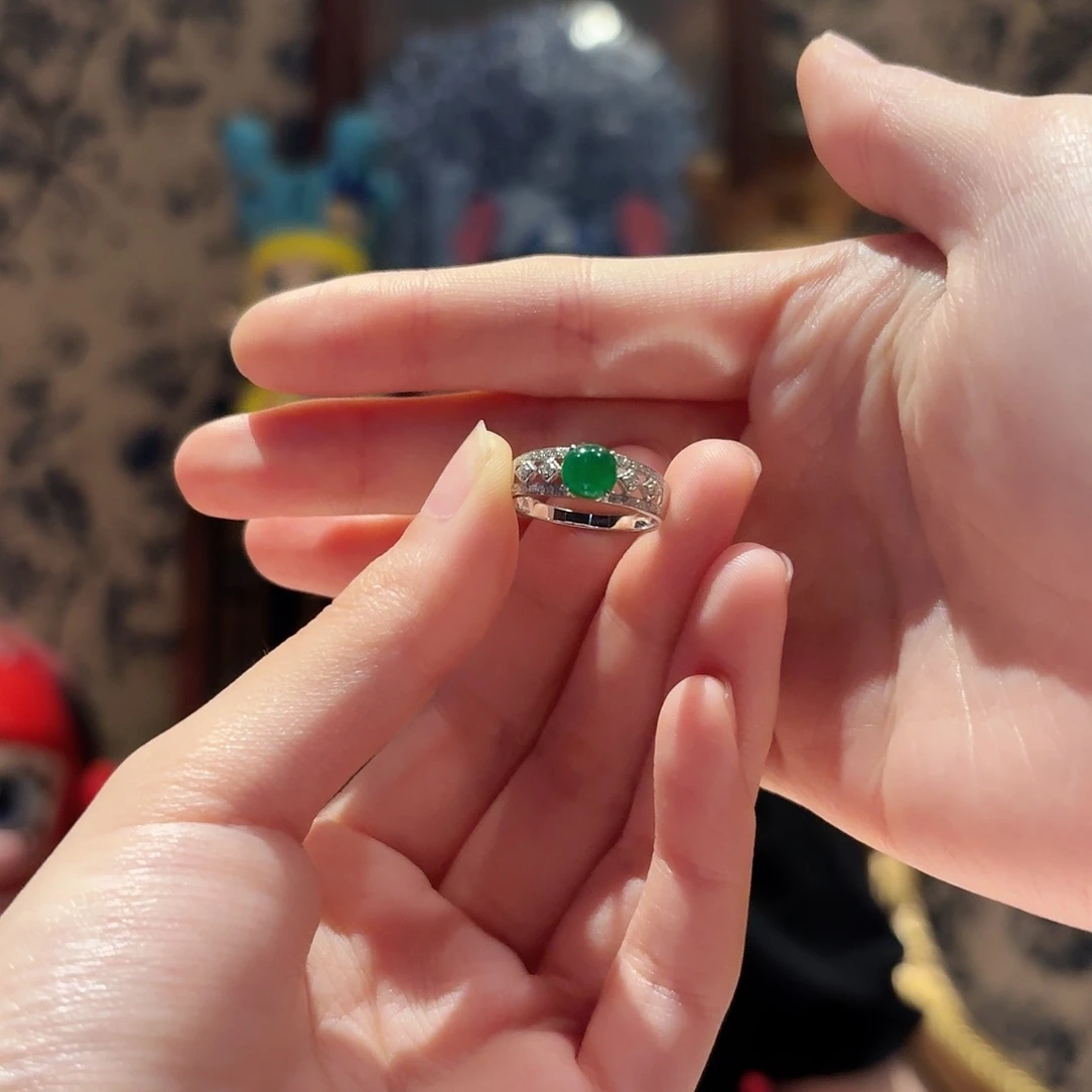 翡翠18K金镶嵌戒指戒指